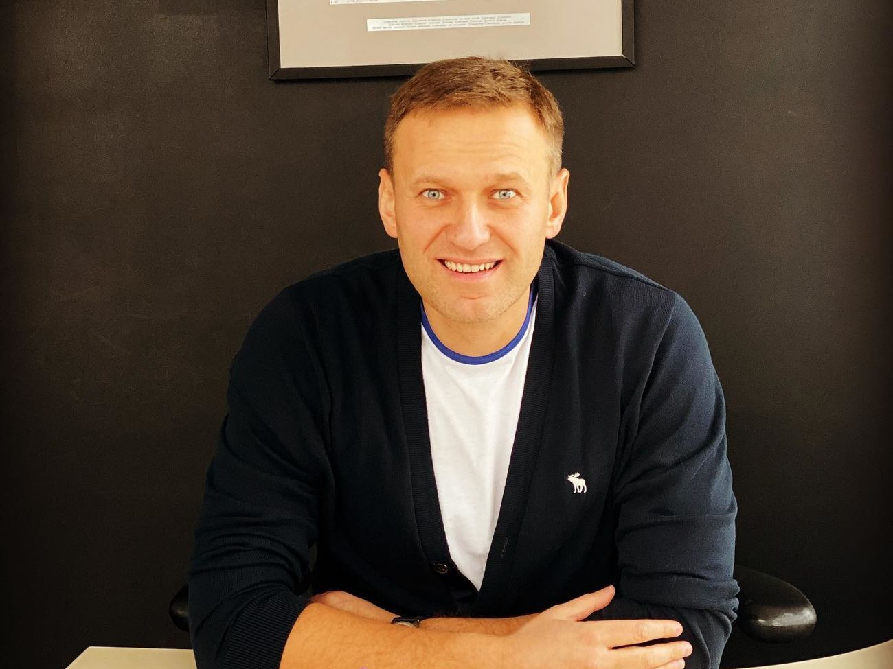 За даними ЗМІ, Навальний усвідомлює все, що з ним сталося