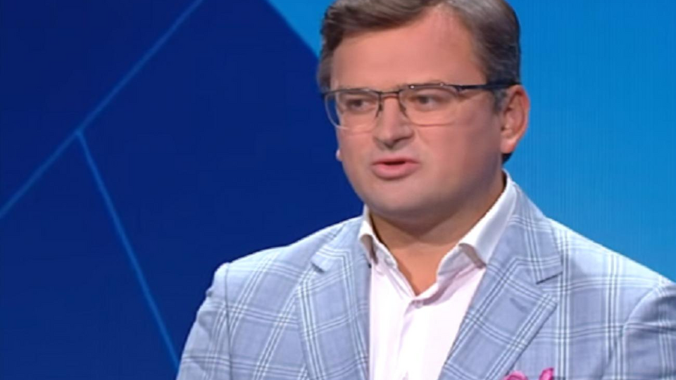 Ни о каком "желтом" и тем более "красном" свете, который выставляет Украине Запад, говорить не приходится, есть нормальный диалог – Кулеба