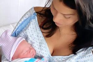 Гіларія Болдвін: Моя крихітна любов