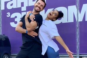 Мельник выступает в шоу в паре с Дели