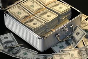 У справі фігурує хабар у розмірі $13 тис.
