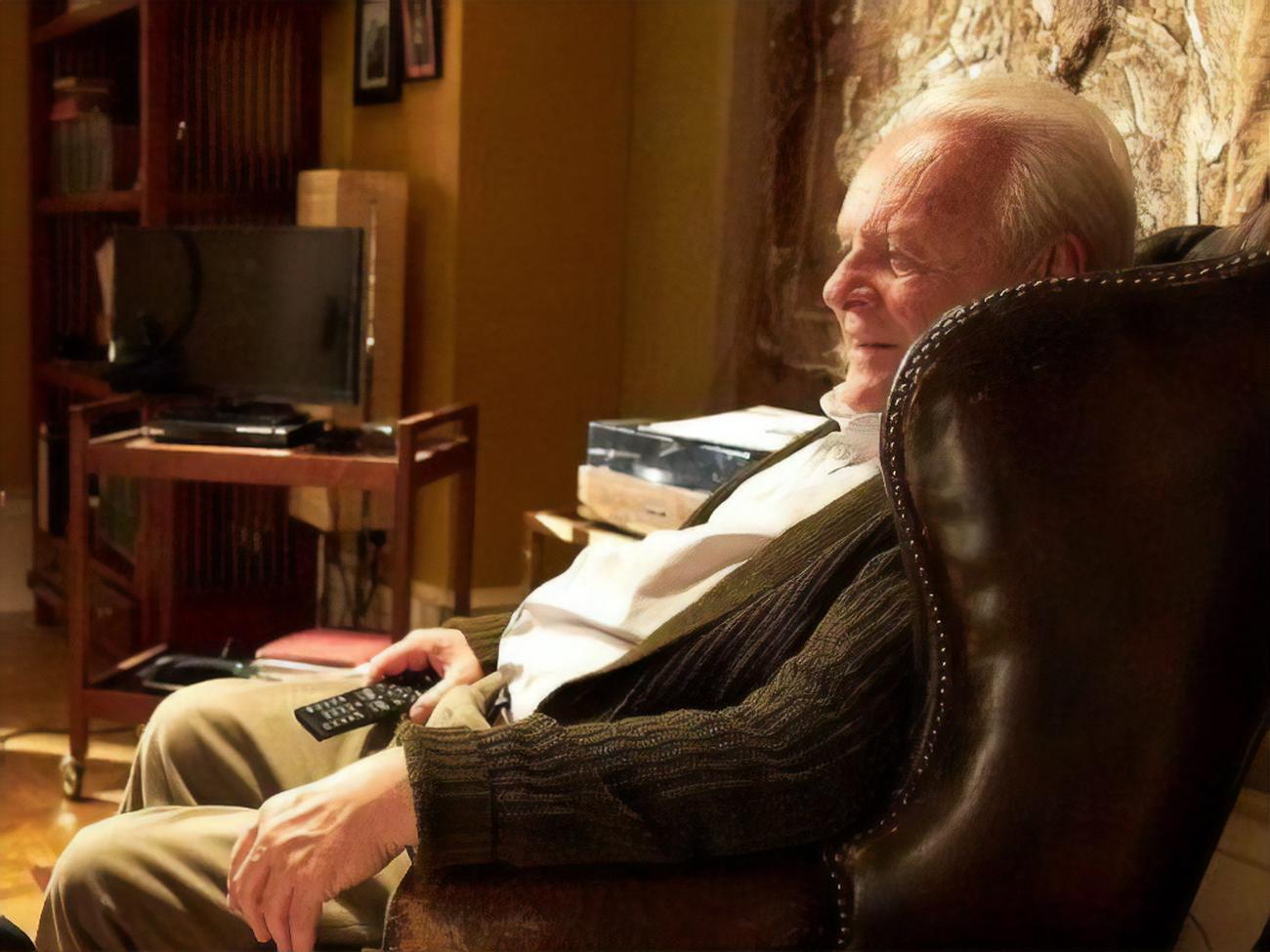 Ентоні Гопкінс виконав роль літнього чоловіка, який втрачає зв'язок із реальністю