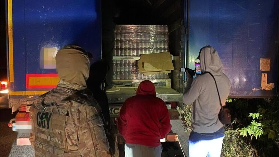 Затриманих учасників незаконної схеми повідомлено про підозру у вчиненні злочину