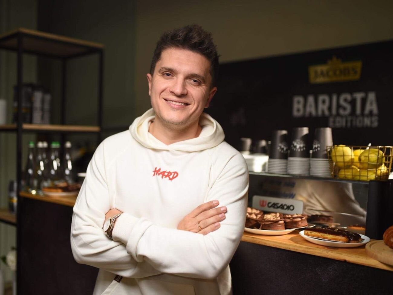 Анатолий Анатолич:&nbsp;Для американцев пандемия не так проходит, как для украинцев, учитывая, что мы живем в статусе воюющей страны последние пять лет. У нас проблема на проблеме. Но хочется, чтобы это все закончилось наконец-то