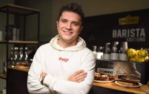 Анатолий Анатолич: Для американцев пандемия не так проходит, как для украинцев, учитывая, что мы живем в статусе воюющей страны последние пять лет. У нас проблема на проблеме. Но хочется, чтобы это все закончилось наконец-то