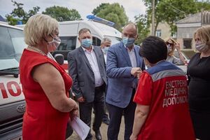 Степанов (в центре): Когда мы говорим о повышении тарифа на предоставление экстренной медпомощи, то надо установить соответствующие индикаторы качества