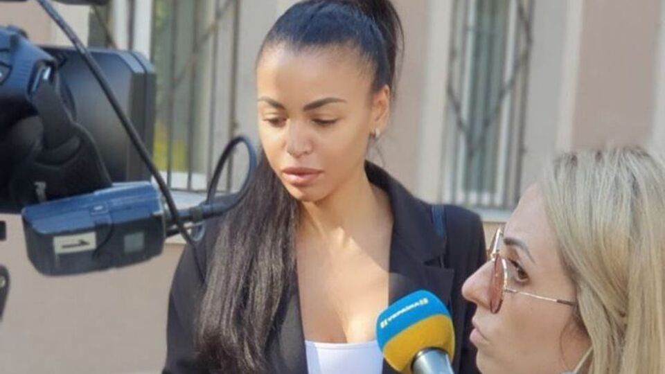 Ололо заявила, что бывший гражданский муж рэпер Серега поднимал на нее руку