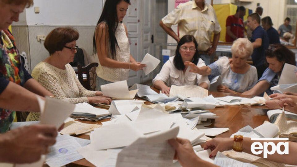 Місцеві вибори призначено на 25 жовтня на всіх територіях України, окрім тимчасово окупованих