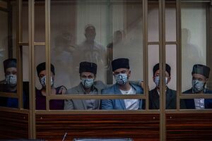 Крымских татар приговорили в России к длительному заключению по делу "Хизб ут-Тахрир"