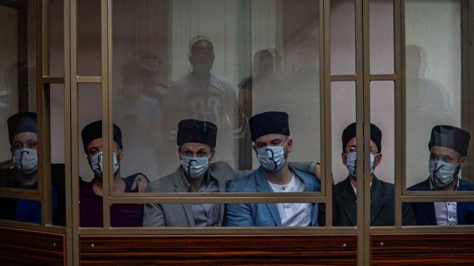 Крымских татар приговорили в России к длительному заключению по делу "Хизб ут-Тахрир"