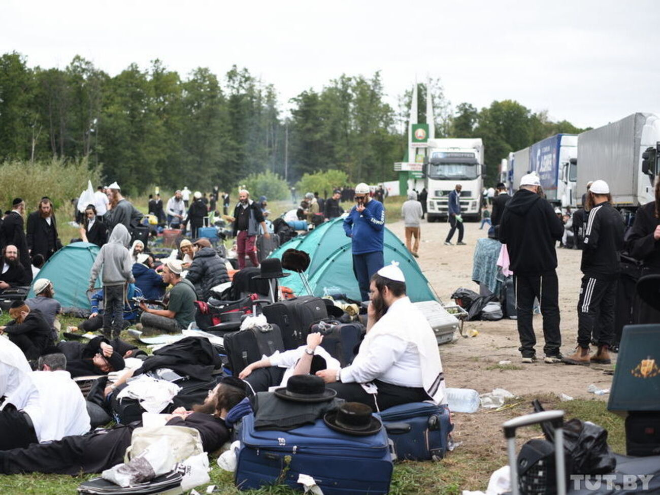 Тысячи хасидов пытаются въехать в Украину с территории Беларуси