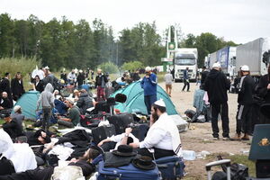 Тысячи хасидов пытаются въехать в Украину с территории Беларуси