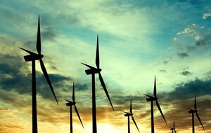 На рассмотрении Конституционного Суда находится представление 47 нардепов, которые хотят признать неконституционными ряд положений законов о "зеленом" тарифе