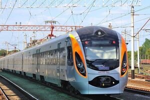 Між Києвом і Харковом курсуватимуть три швидкісні потяги