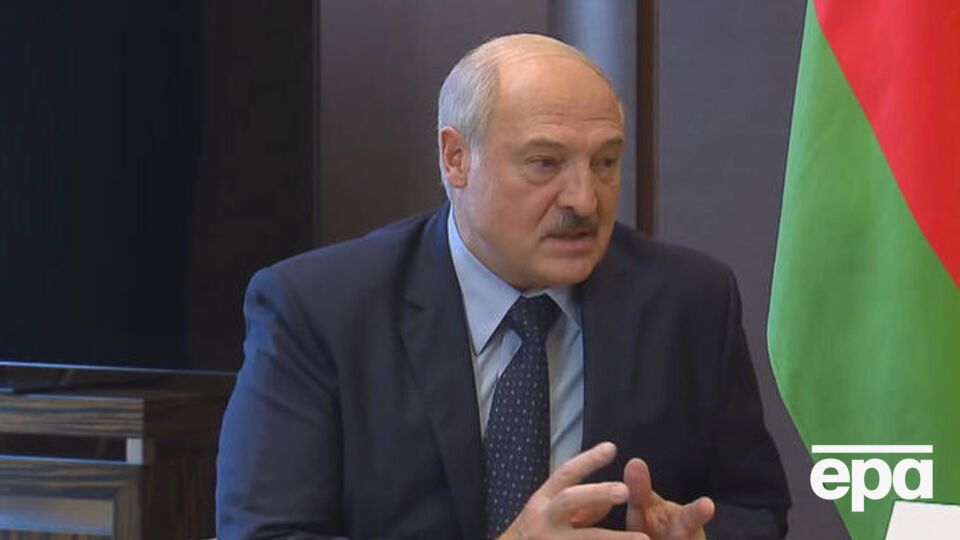 Лукашенко: Мы вынуждены отвести войска с улиц, как я уже говорил, пол-армии поставить под ружье