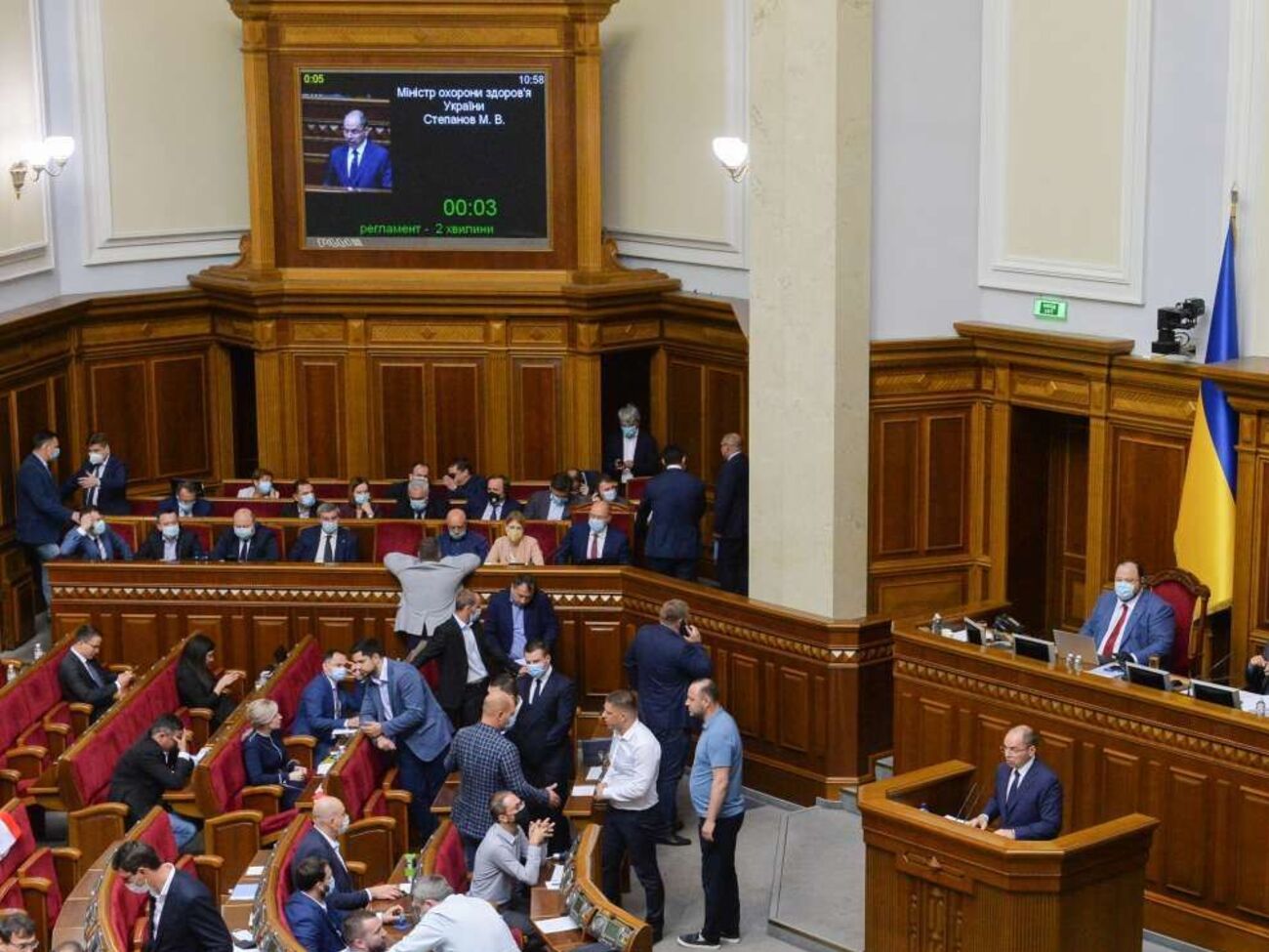 Принятый Радой закон касается&nbsp;народных депутатов, депутатов Верховного Совета Крыма и местных советов