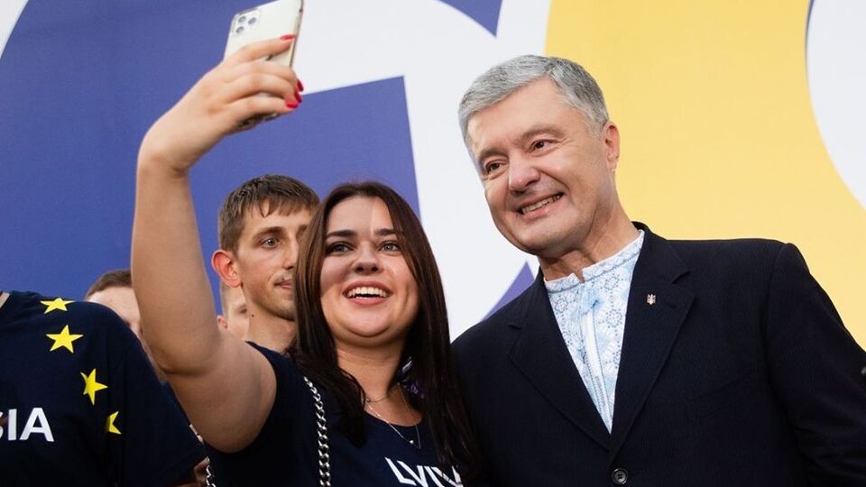 Порошенко заявил, что в Европарламенте заговорили об угрозе отмены безвиза для Украины