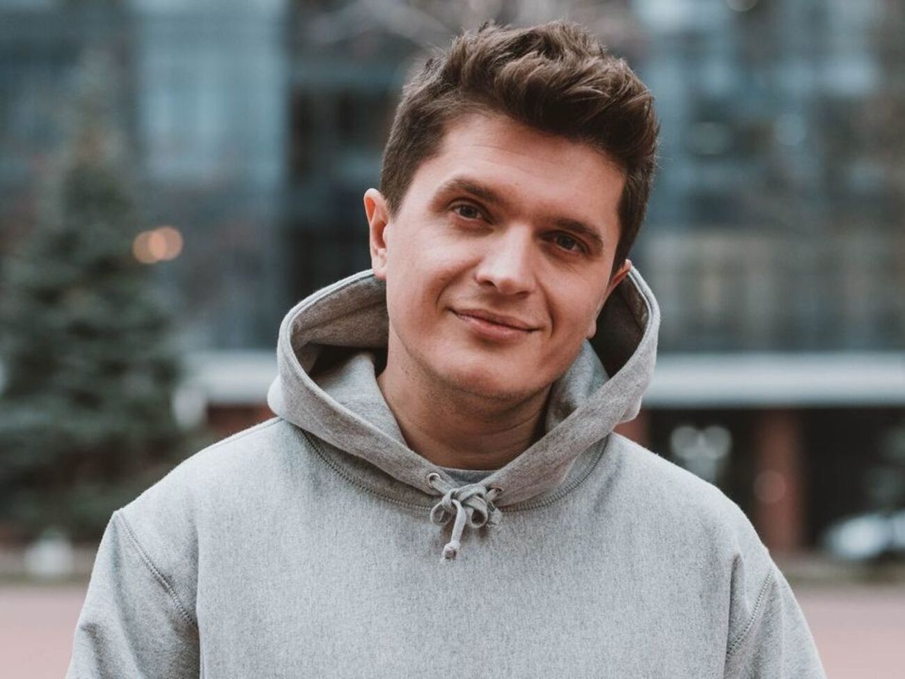 Анатолий Анатолич: Дедушка, твой внук &ndash; прекрасный, замечательный. Правнучки у тебя замечательные. Если у тебя все хорошо, напиши нам