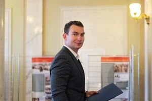 Железняк: Я не помню, чтобы в бюджете было увеличение зарплат врачей на 39% или пенсий на 39%