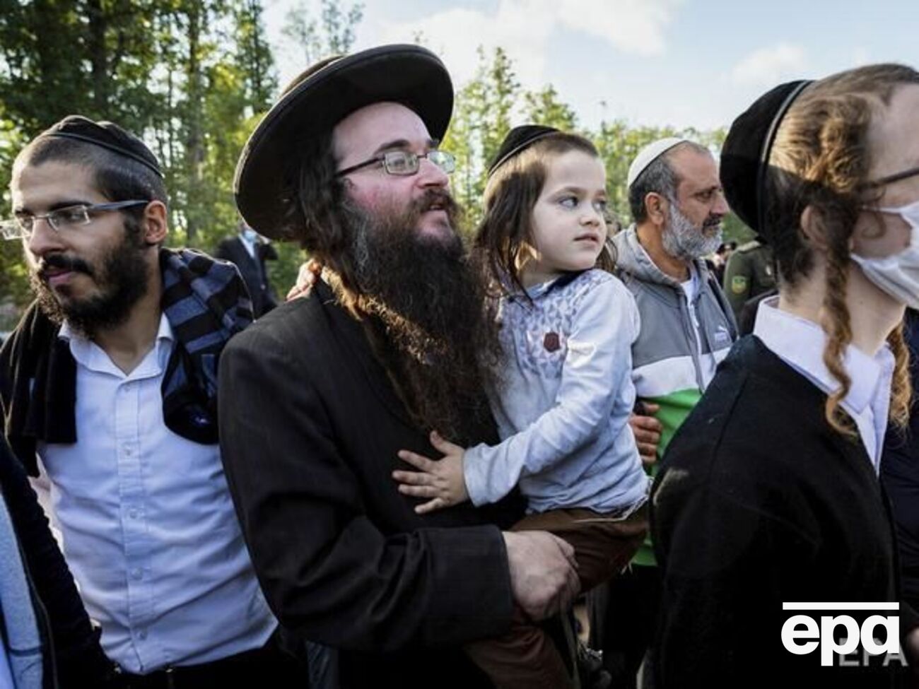 Кабмин Украины принял решение&nbsp;закрыть пункт пропуска "Новые Яриловичи", через который хасиды пытались попасть в Украину