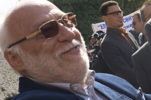 Гебрева травили дважды