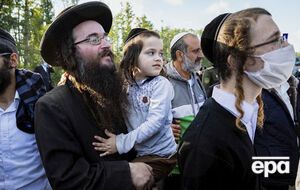 Несколько дней хасиды ждали, что украинские власти дадут добро на их поездку в Умань