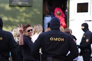 ЗМІ пишуть про 250 затриманих учасників жіночого маршу в Мінську