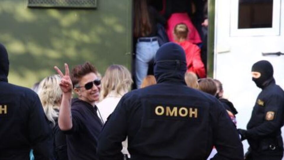 ЗМІ пишуть про 250 затриманих учасників жіночого маршу в Мінську