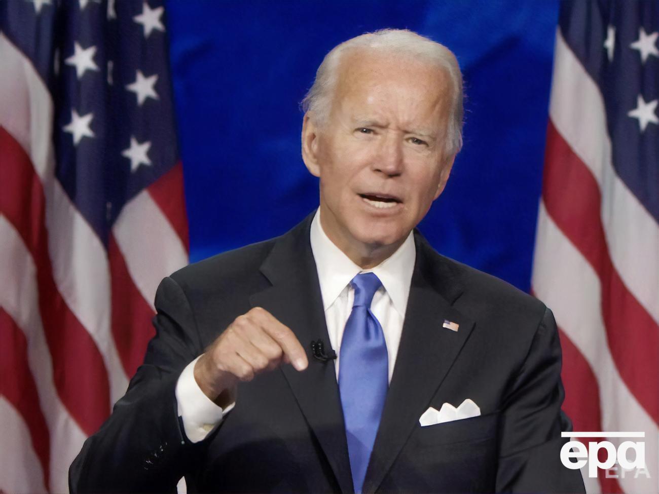 У ролику Байден опонує Трампу, який закликає скасувати Obamacare