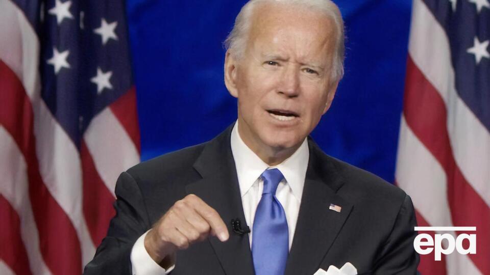 У ролику Байден опонує Трампу, який закликає скасувати Obamacare