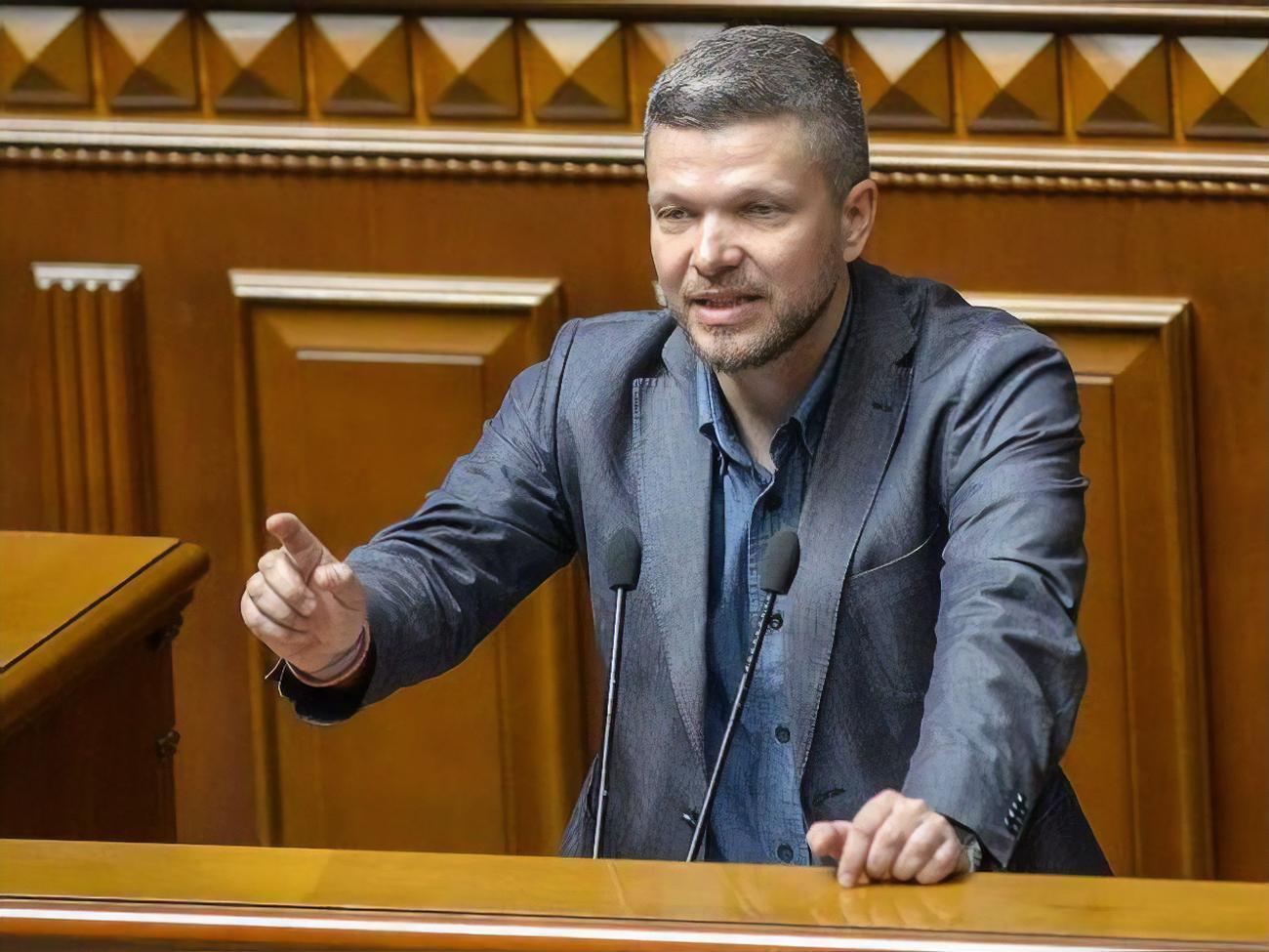 Емец: По Киеву под разными брендами, но за российские деньги, идут ряд команд, которые финансируют вроде бы местные застройщики из партии ОПЗЖ