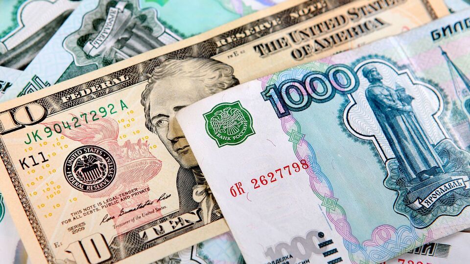 Информация о Навальном повлияла на курс рубля