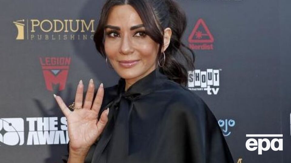 В 11 лет Николс пережила групповое изнасилование