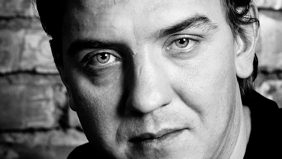 Прико пришел в группу "Ласковый май" клавишником в 1989 году