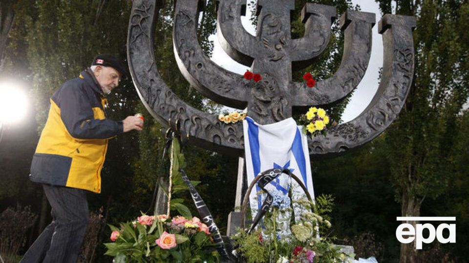 Гітлерівські війська під час Другої світової війни використовували урочище Бабин Яр як місце масових розстрілів мирного населення