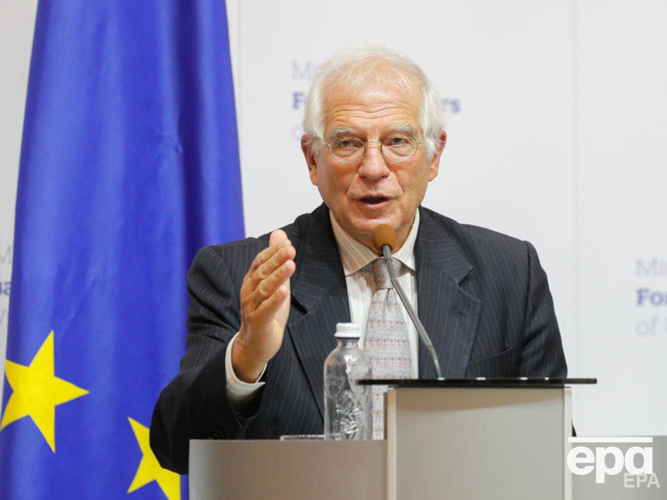 Боррель перебуває з візитом в Україні