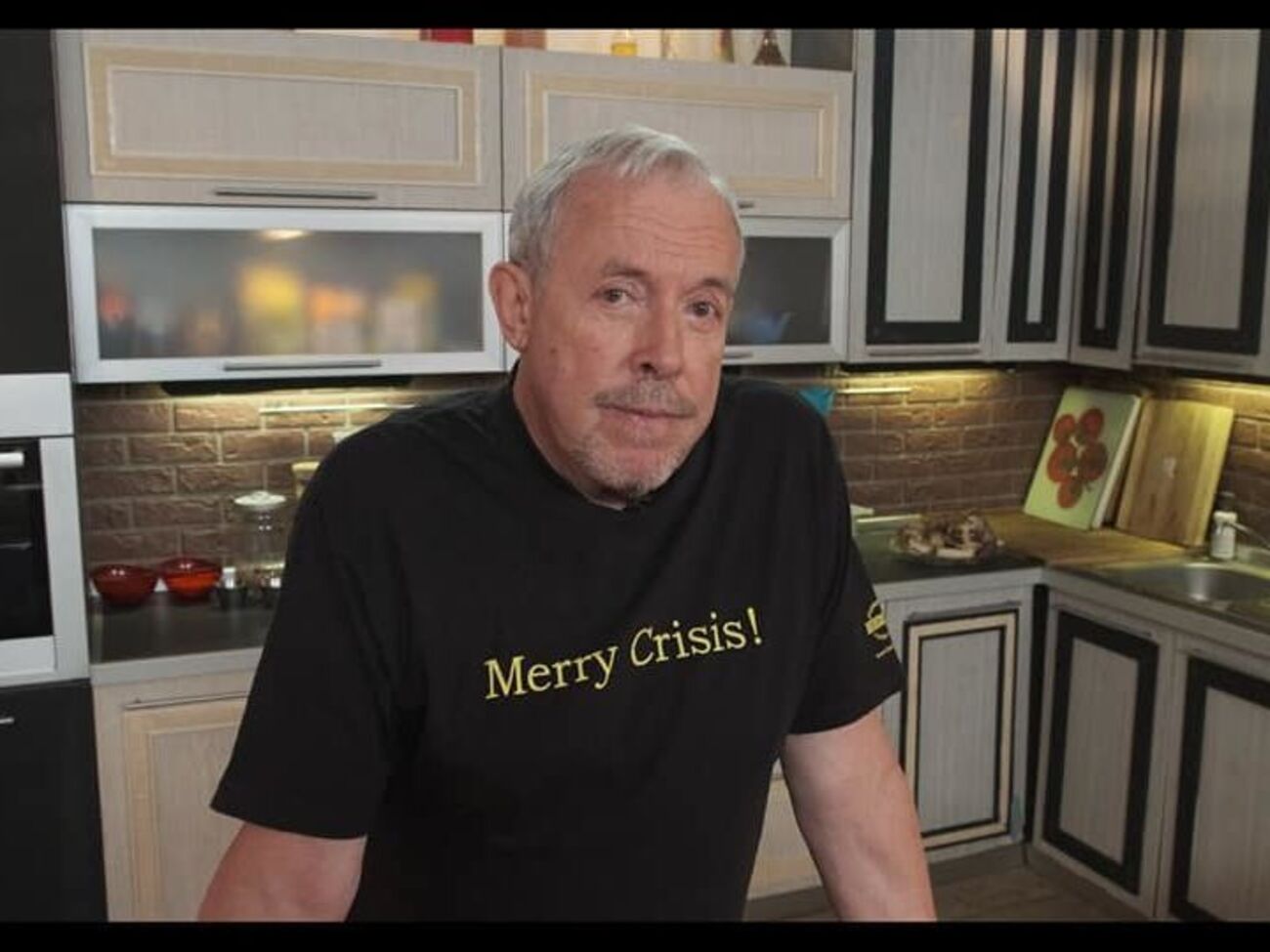 В окружении Макаревича нет неработающих пенсионеров