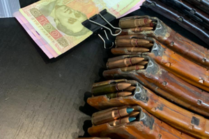 Поліцейського підозрюють у незаконному придбанні та зберіганні боєприпасів