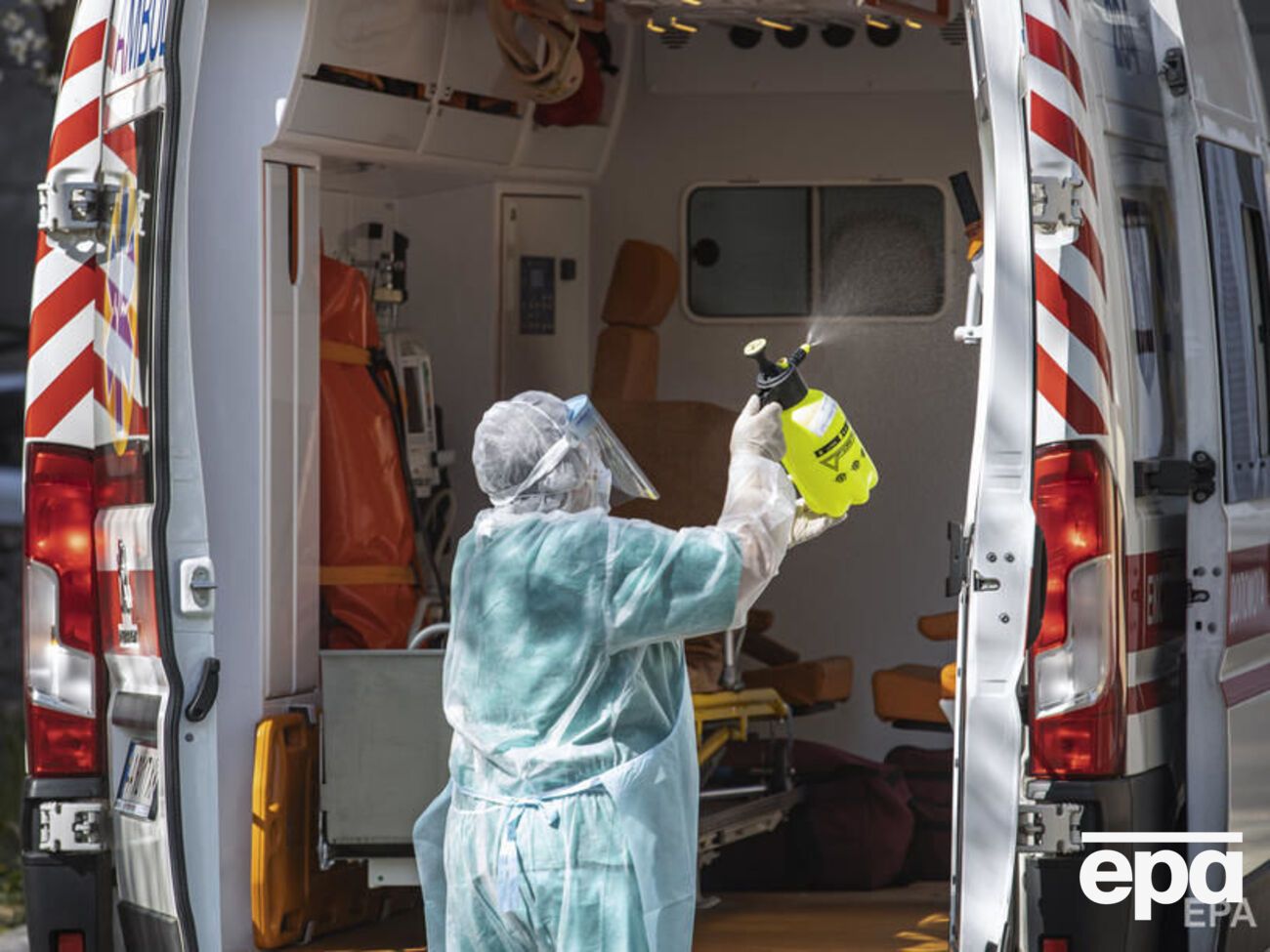 Загальна кількість випадків COVID-19 в Україні сягнула 184 734