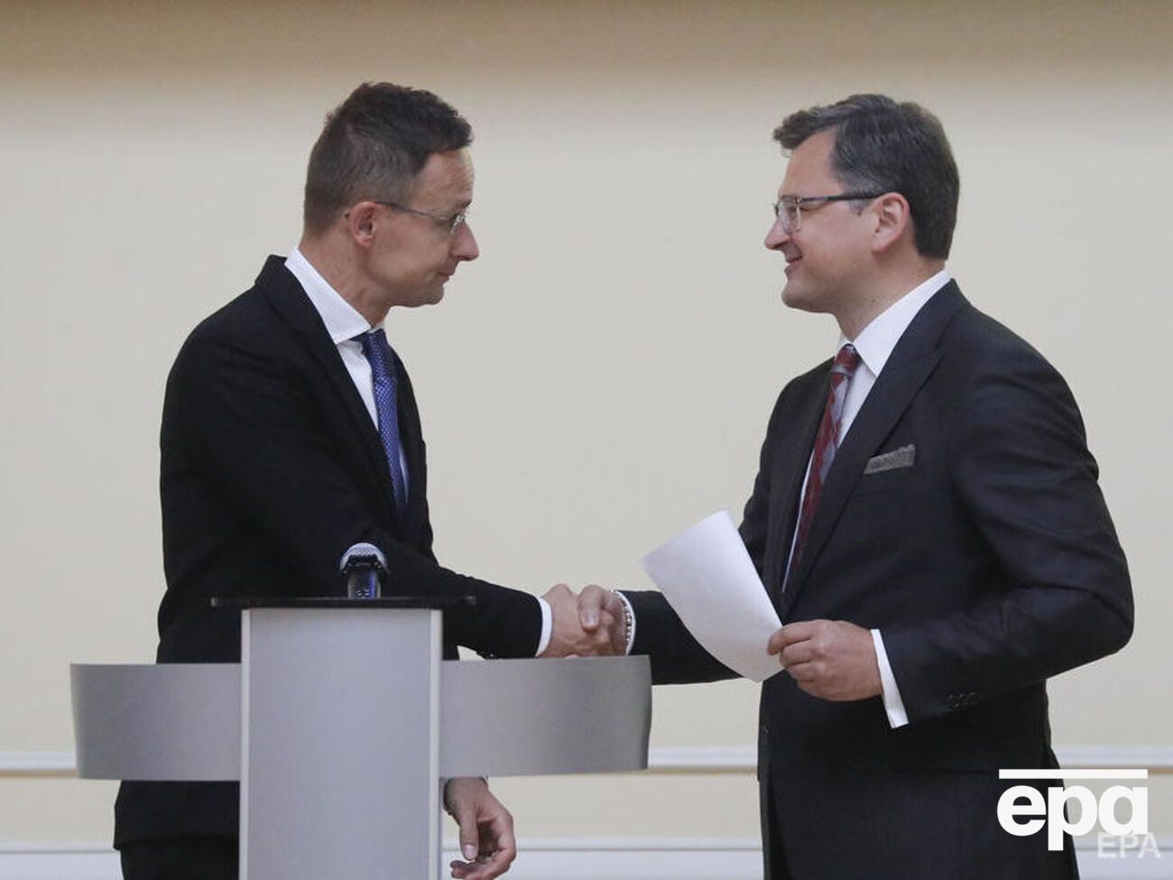 Сийярто и Кулеба обсудят права национальных меньшинств