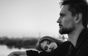 Siren: Создание трека припало на карантинные будни. Мы с моим молодым человеком "словили" вдохновение