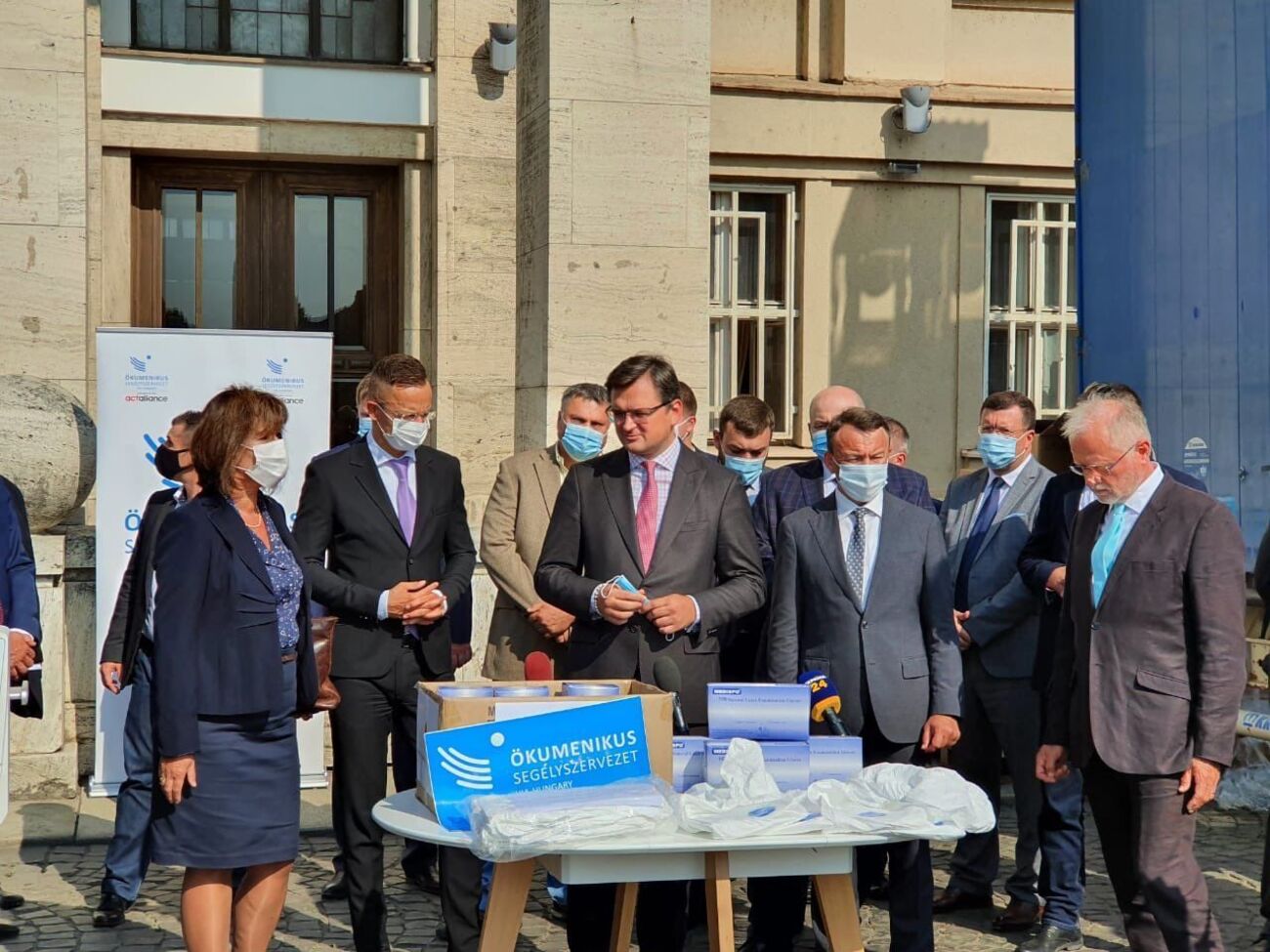 Кулеба: Закон "Об образовании" в части обучения для нацменьшинств менять не будем