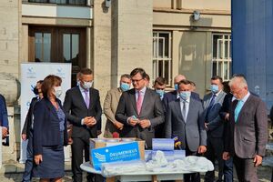 Кулеба: Закон "Об образовании" в части обучения для нацменьшинств менять не будем