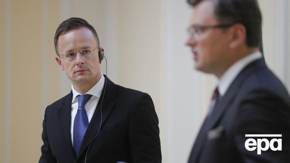 Сийярто (слева) и Кулеба встретились в Ужгороде