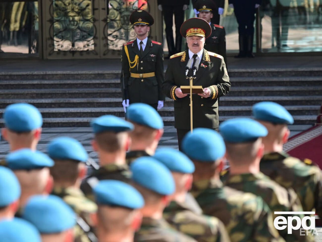 Сегодня белорусские военнослужащие присягнули на верность Лукашенко