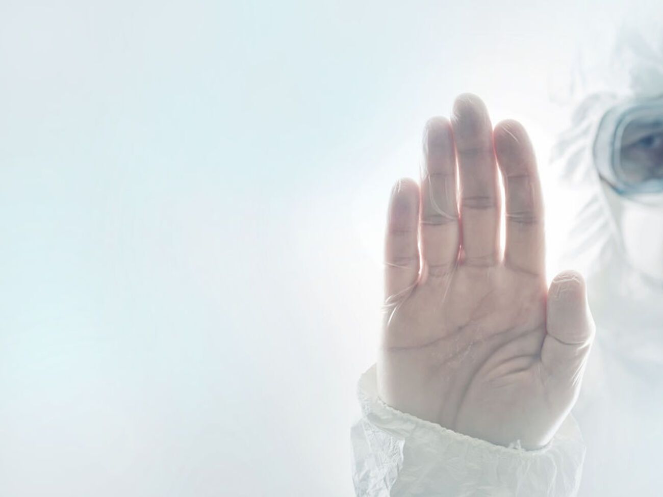 Израиль вводит полный локдаун на две недели