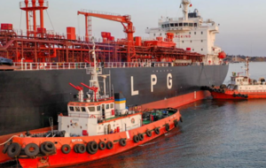 Агентство УНИАН опубликовало фото швартовки танкера в порту