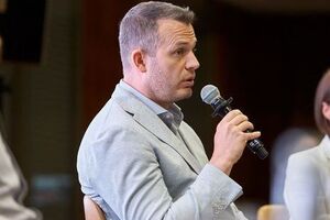 Тинний: Усі рішення ухвалювали в кабінеті Зеленського. Це ж від нього залежить, кого він слухає як радників, а кого не слухає