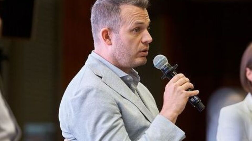 Тинний: Усі рішення ухвалювали в кабінеті Зеленського. Це ж від нього залежить, кого він слухає як радників, а кого не слухає