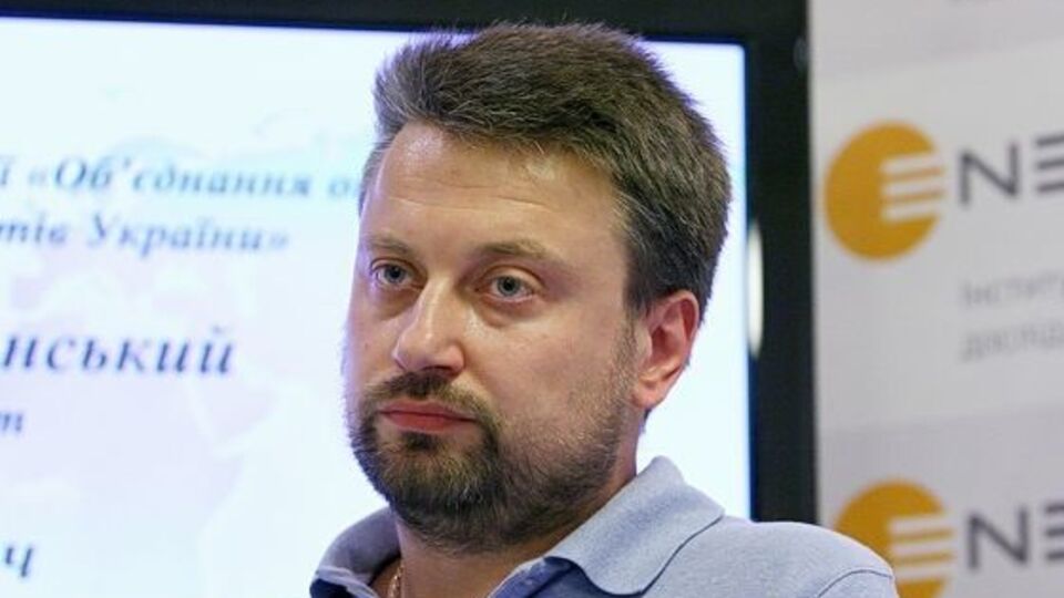 Валентин Землянский: Предложенные в законопроектах варианты решения проблемы долгов так или иначе приведут к тому, что потребитель будет платить больше